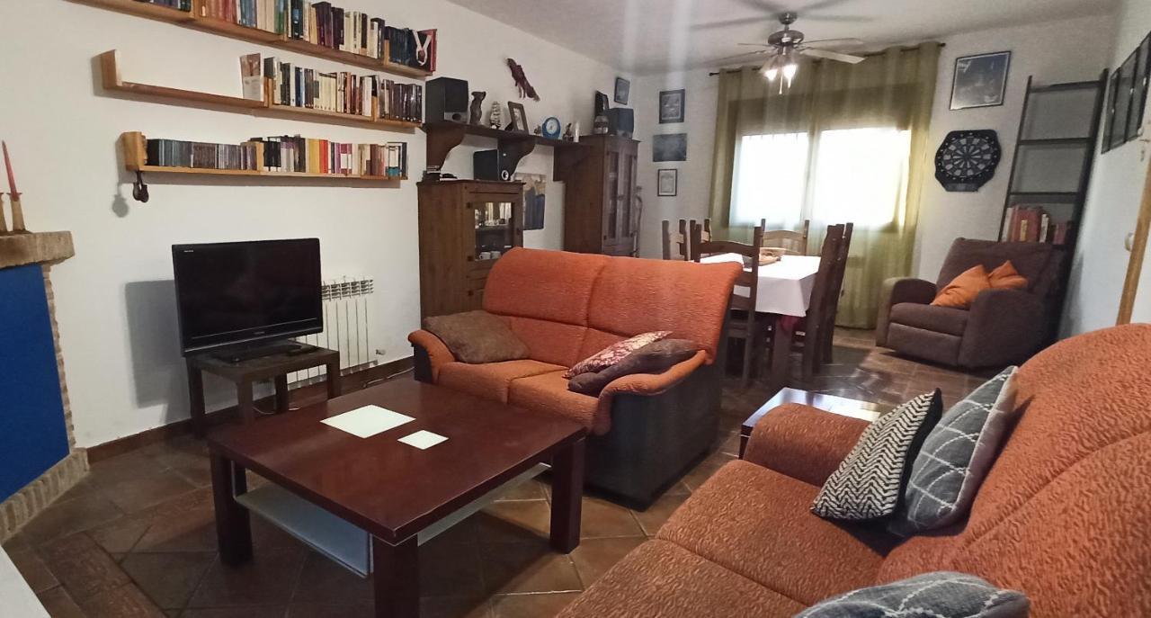 La Higuera De Gredos Villa Higuera de las Duenas Bagian luar foto