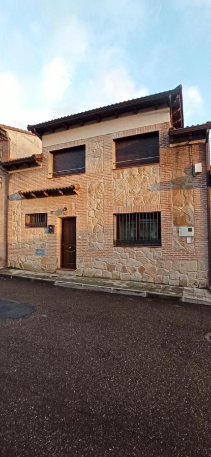 La Higuera De Gredos Villa Higuera de las Duenas Bagian luar foto