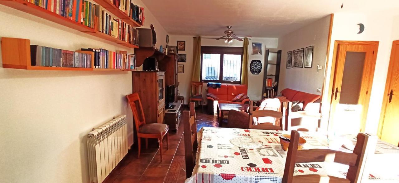 La Higuera De Gredos Villa Higuera de las Duenas Bagian luar foto